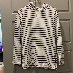 Jones New York Signature hooded long sleeve shirt